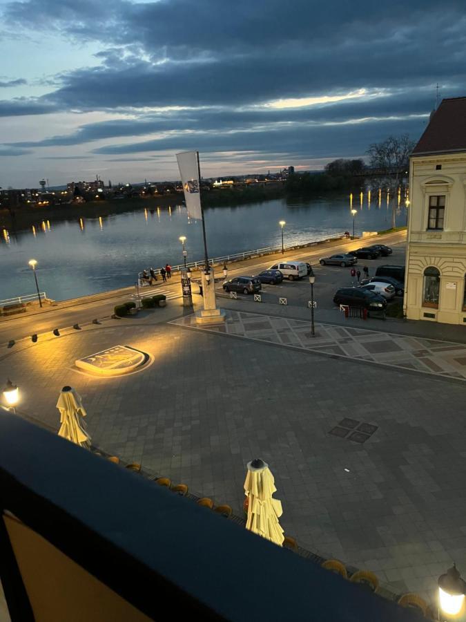 Apartman Loft 72 Slavonski Brod Eksteriør billede